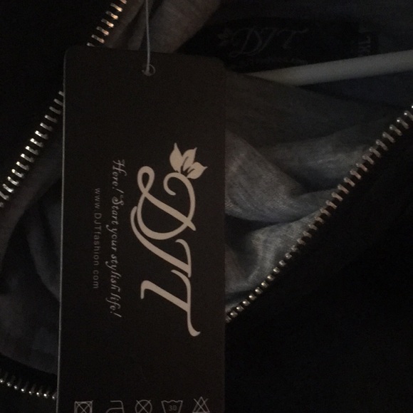 Jacket - Picture 4 of 4